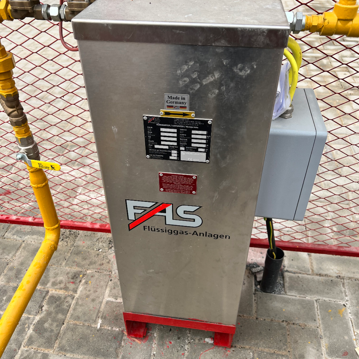 g3